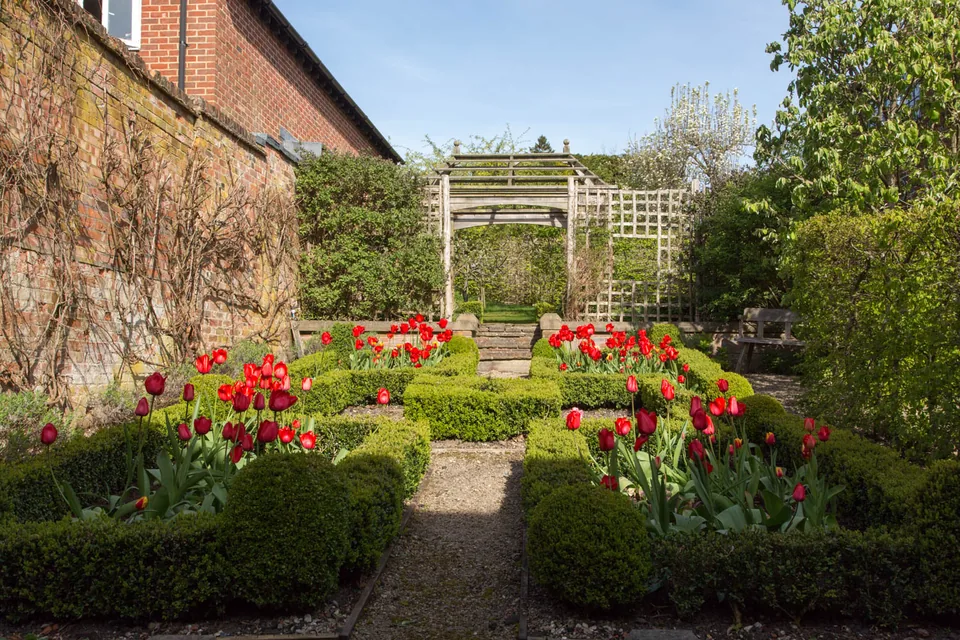 The formal garden behind The Merchant’s House